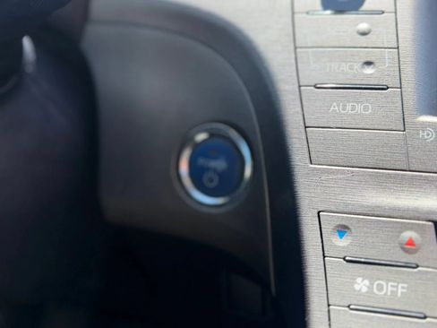 Used 2012 Toyota Prius Three FWD image 23