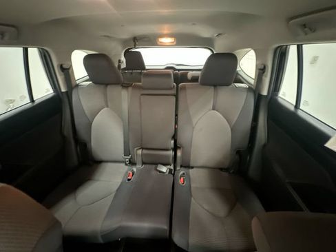 Used 2020 Toyota Highlander LE AWD/4WD image 24