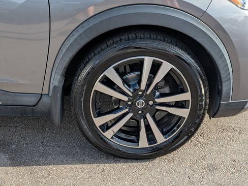 Used 2019 Nissan Kicks SR FWD image 8
