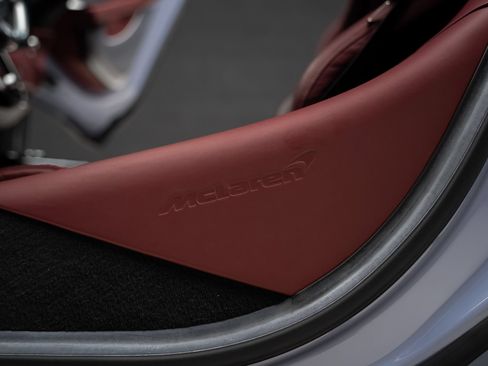 Used 2023 McLaren GT RWD image 51