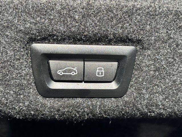 Used 2024 BMW 530i w/ Convenience Package RWD image 10