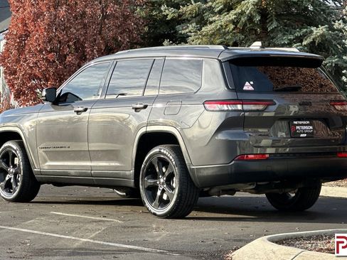 Used 2022 Jeep Grand Cherokee L Laredo image 6