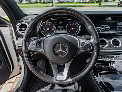 Used 2017 Mercedes-Benz E 300 4MATIC image 22