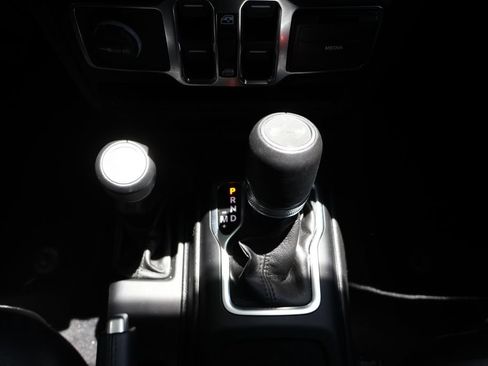 Used 2021 Jeep Wrangler Unlimited Sahara AWD/4WD image 21