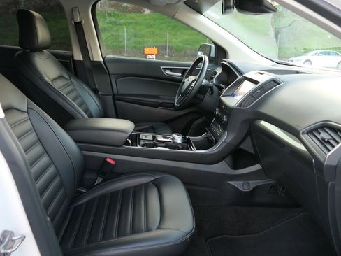 Used 2020 Ford Edge SEL w/ Convenience Package image 25