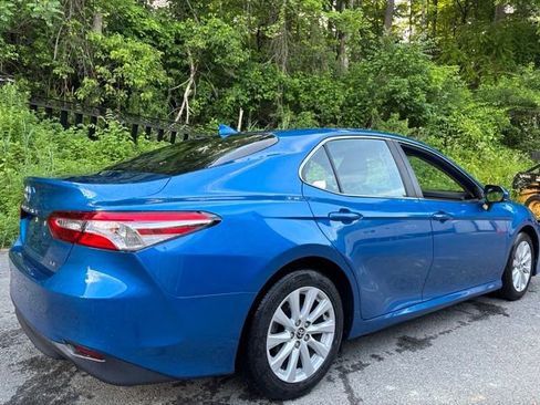Used 2020 Toyota Camry LE FWD image 4