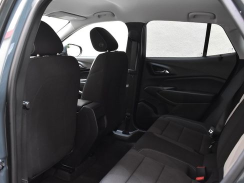 Used 2026 Chevrolet Trax LS w/ LS Convenience Package FWD image 16