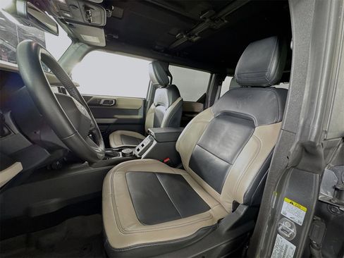 Used 2023 Ford Bronco Wildtrak image 15