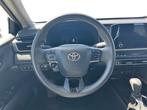 Used 2025 Toyota Camry LE image 13