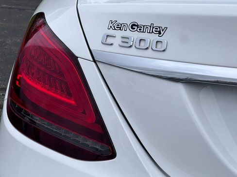 Used 2020 Mercedes-Benz C 300 4MATIC Sedan image 11