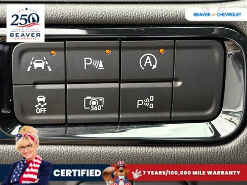 Used 2025 GMC Yukon Denali AWD/4WD image 33