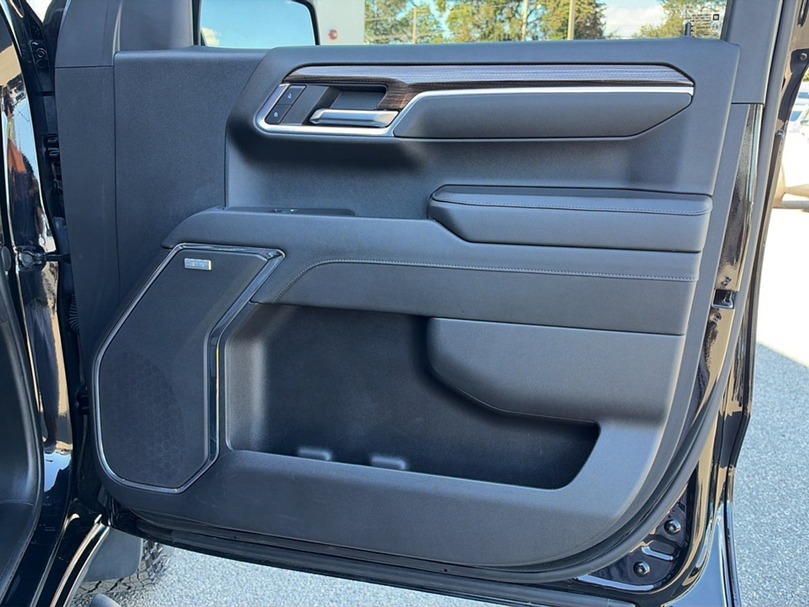 Used 2024 Chevrolet Silverado 1500 LT Trail Boss w/ Convenience Package II AWD/4WD image 19