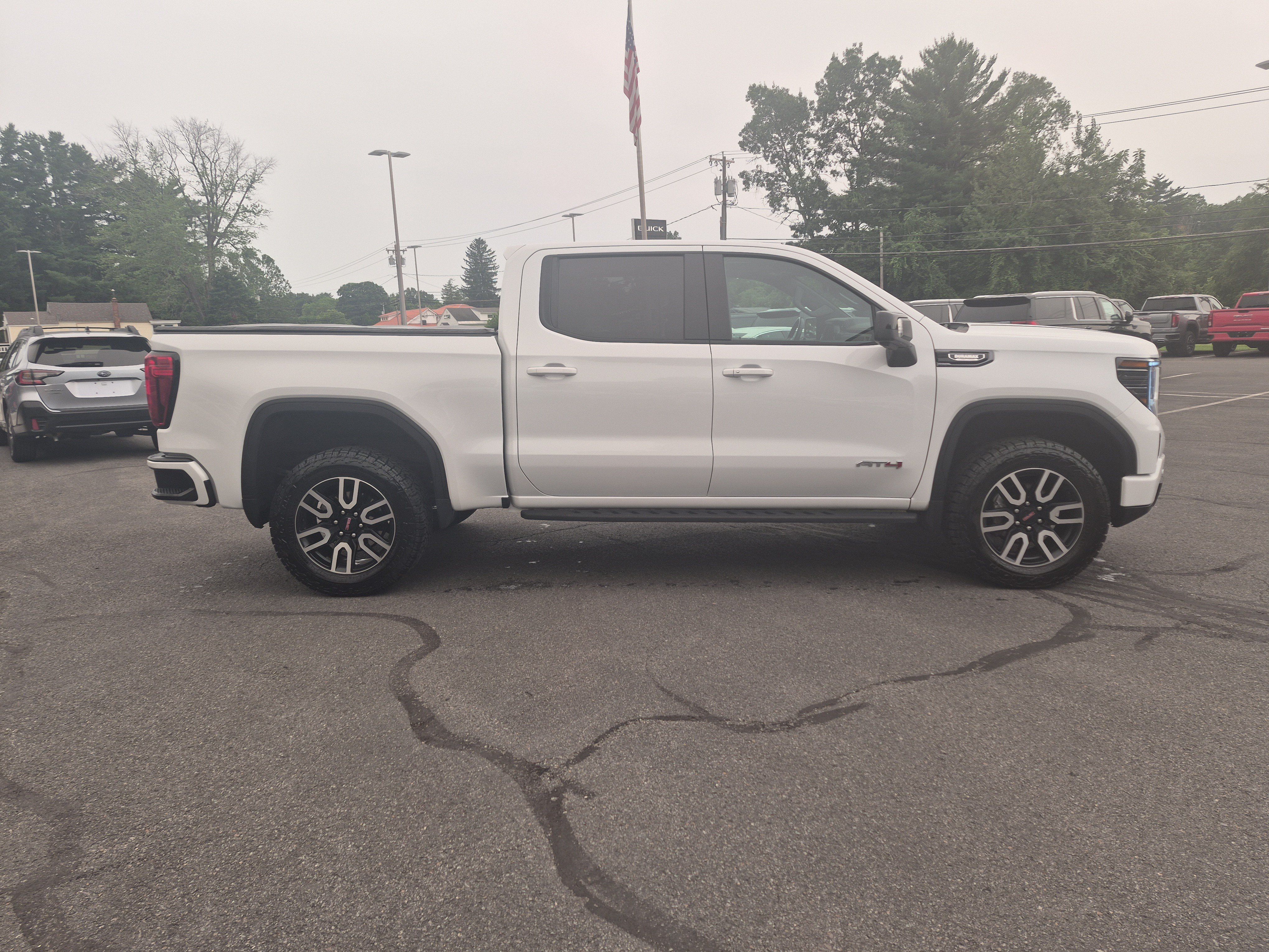 Certified 2023 GMC Sierra 1500 AT4 w/ Technology Package AWD/4WD image 6