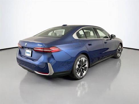 Used 2026 BMW 530i xDrive w/ Premium Package AWD/4WD image 6