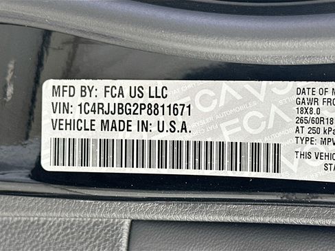 Used 2023 Jeep Grand Cherokee L Limited RWD image 34