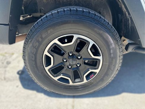 Used 2016 Jeep Wrangler Unlimited Rubicon AWD/4WD image 16