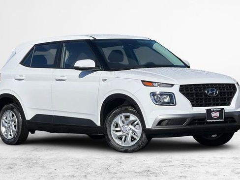 New 2026 Hyundai Venue SE image 1