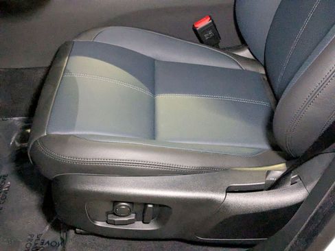 New 2026 Land Rover Range Rover Velar Dynamic SE image 4