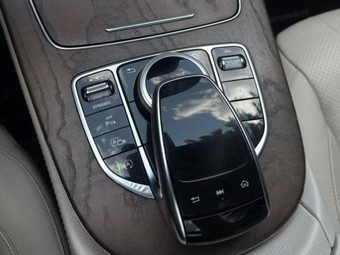 Used 2020 Mercedes-Benz E 350 4MATIC Sedan image 32