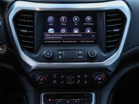 Used 2020 GMC Acadia SLT w/ Driver Alert Package II FWD image 16