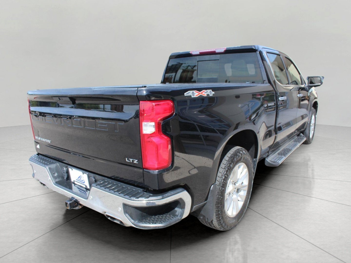 Used 2021 Chevrolet Silverado 1500 LTZ w/ LTZ Premium Package AWD/4WD image 7