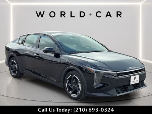 Used 2025 Kia K4 EX FWD image 1
