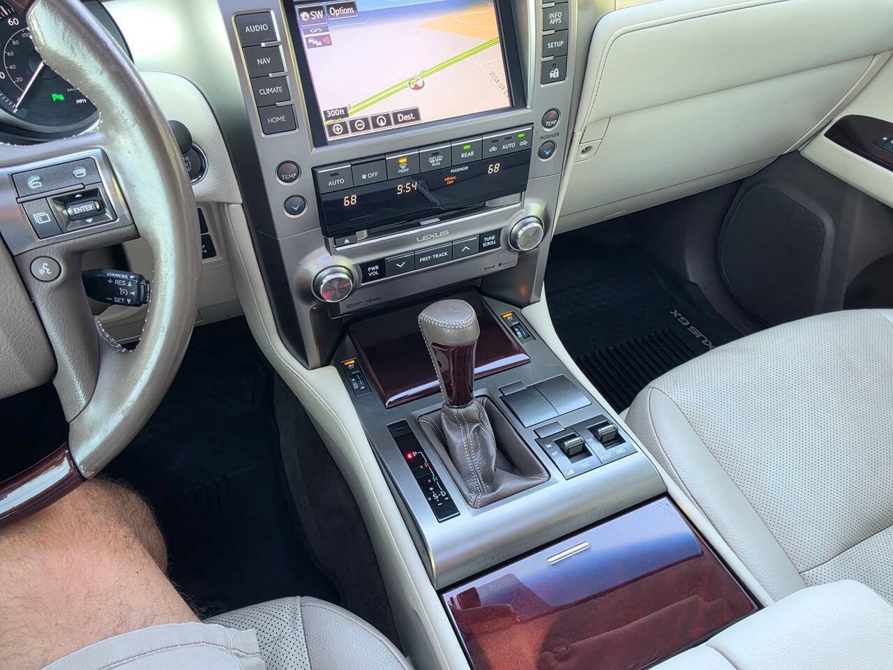 Used 2015 Lexus GX 460 w/ Premium Package AWD/4WD image 29
