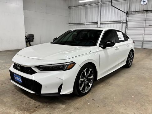 Used 2025 Honda Civic Sport image 3