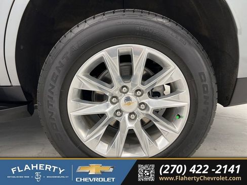 Used 2023 Chevrolet Tahoe Premier w/ Advanced Technology Package image 19