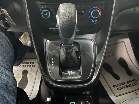 Used 2019 Ford Transit Connect XLT image 21