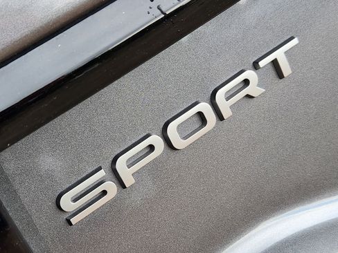 Used 2018 Land Rover Discovery Sport SE AWD/4WD image 8