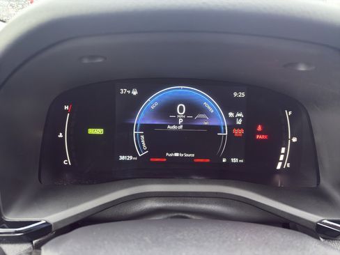 Used 2025 Toyota Camry LE image 17