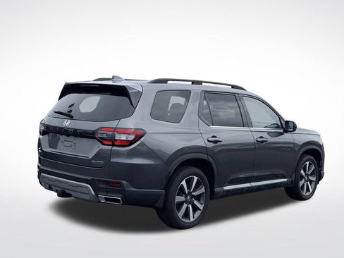 Used 2025 Honda Pilot Touring image 5