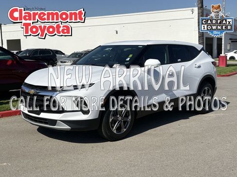 Used 2025 Chevrolet Blazer LT FWD image 1