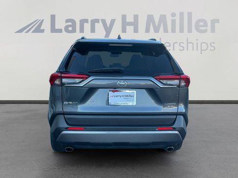 Used 2019 Toyota RAV4 Limited image 4