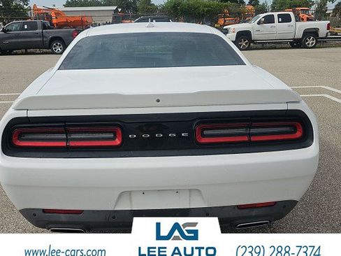 Used 2015 Dodge Challenger SXT Plus w/ Driver Convenience Group RWD image 4