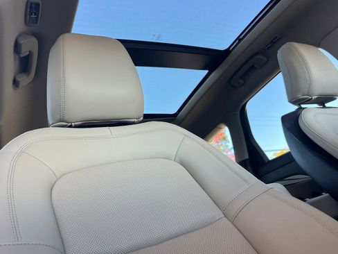 Certified 2025 Lincoln Corsair Grand Touring w/ Equipment Group 301A AWD/4WD image 17
