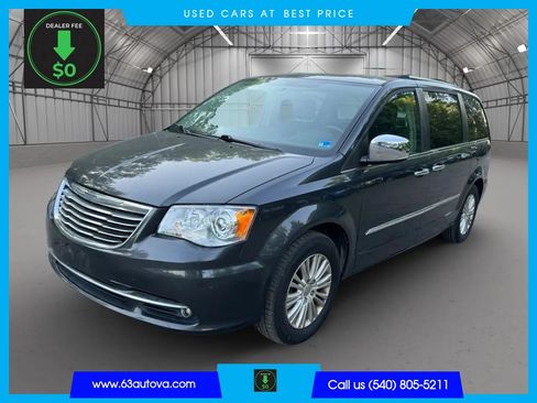 Used 2012 Chrysler Town & Country Limited w/ Luxury Group FWD image 1