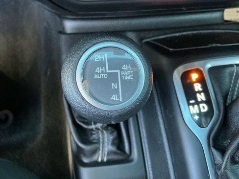 Used 2018 Jeep Wrangler Unlimited Sahara image 31