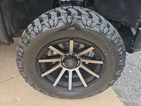 Used 2019 GMC Sierra 1500 AT4 w/ AT4 Premium Package AWD/4WD image 3