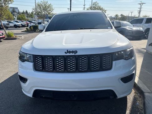 Certified 2021 Jeep Grand Cherokee Laredo X RWD image 2
