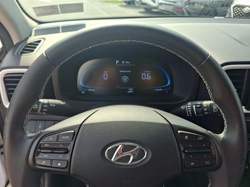 Certified 2023 Hyundai Venue Limited w/ Cargo Package FWD image 19