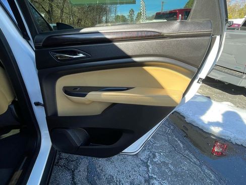 Used 2014 Cadillac SRX Luxury w/ Driver Awareness Package image 24