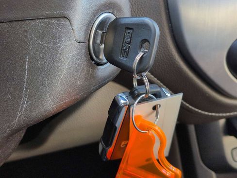 Used 2017 GMC Canyon SLT w/ Driver Alert Package image 37