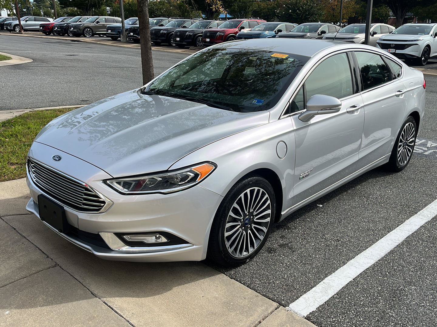 Used 2017 Ford Fusion Energi Titanium FWD image 1