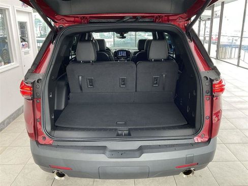 Used 2023 Chevrolet Traverse LT w/ LT Premium Package AWD/4WD image 24