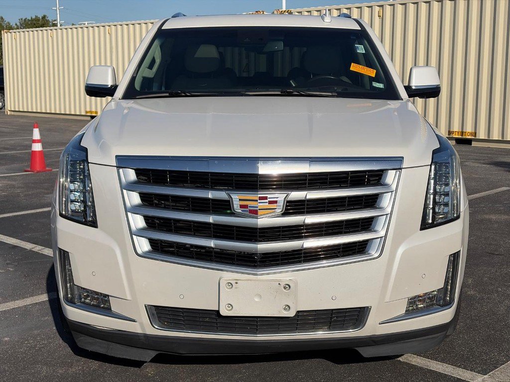 Used 2016 Cadillac Escalade Luxury AWD/4WD image 6