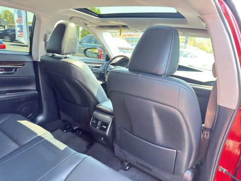 Used 2016 Lexus ES 350 w/ Premium Package w/Wood Trim FWD image 17