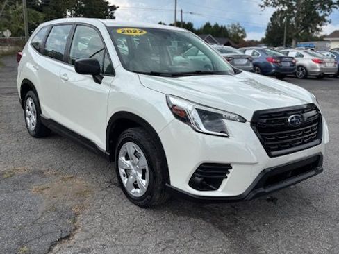 Used 2022 Subaru Forester 2.5i image 1