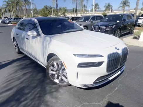 Used 2023 BMW i7 xDrive60 AWD/4WD image 7